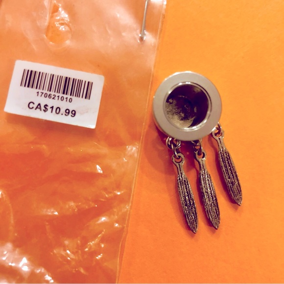 Flower & Some Dangle - Picture 4 of 7